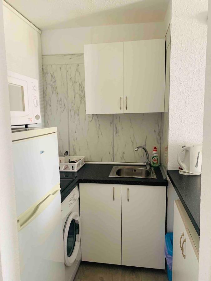 Buenavista Apartment In Windsor Park アデヘ エクステリア 写真