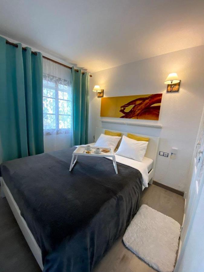 Buenavista Apartment In Windsor Park アデヘ エクステリア 写真
