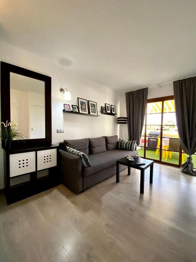 Buenavista Apartment In Windsor Park アデヘ エクステリア 写真